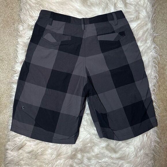 Lululemon Kahuna Plaid Shorts - Picture 4 of 6